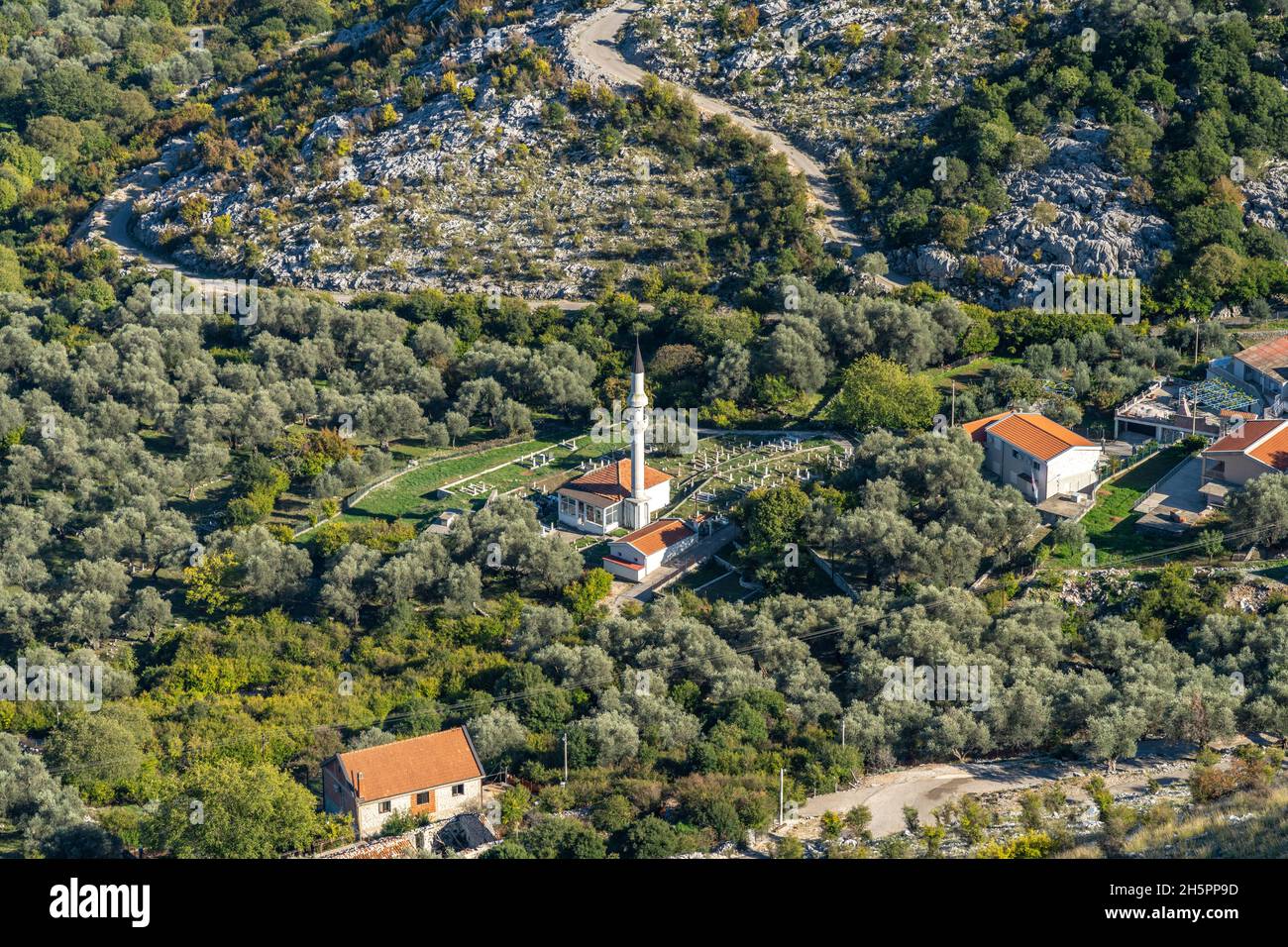 Moschee im Dorf Donji Murici, Montenegro, Europa  |  Mosque at Donji Murici village, Montenegro, Europe Stock Photo