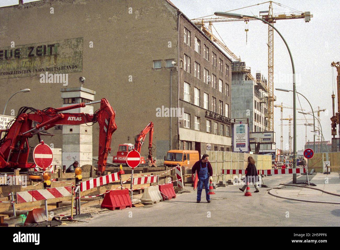 Redevelopment at Checkpoint Charlie, Berlin, in 1994 Stock Photo