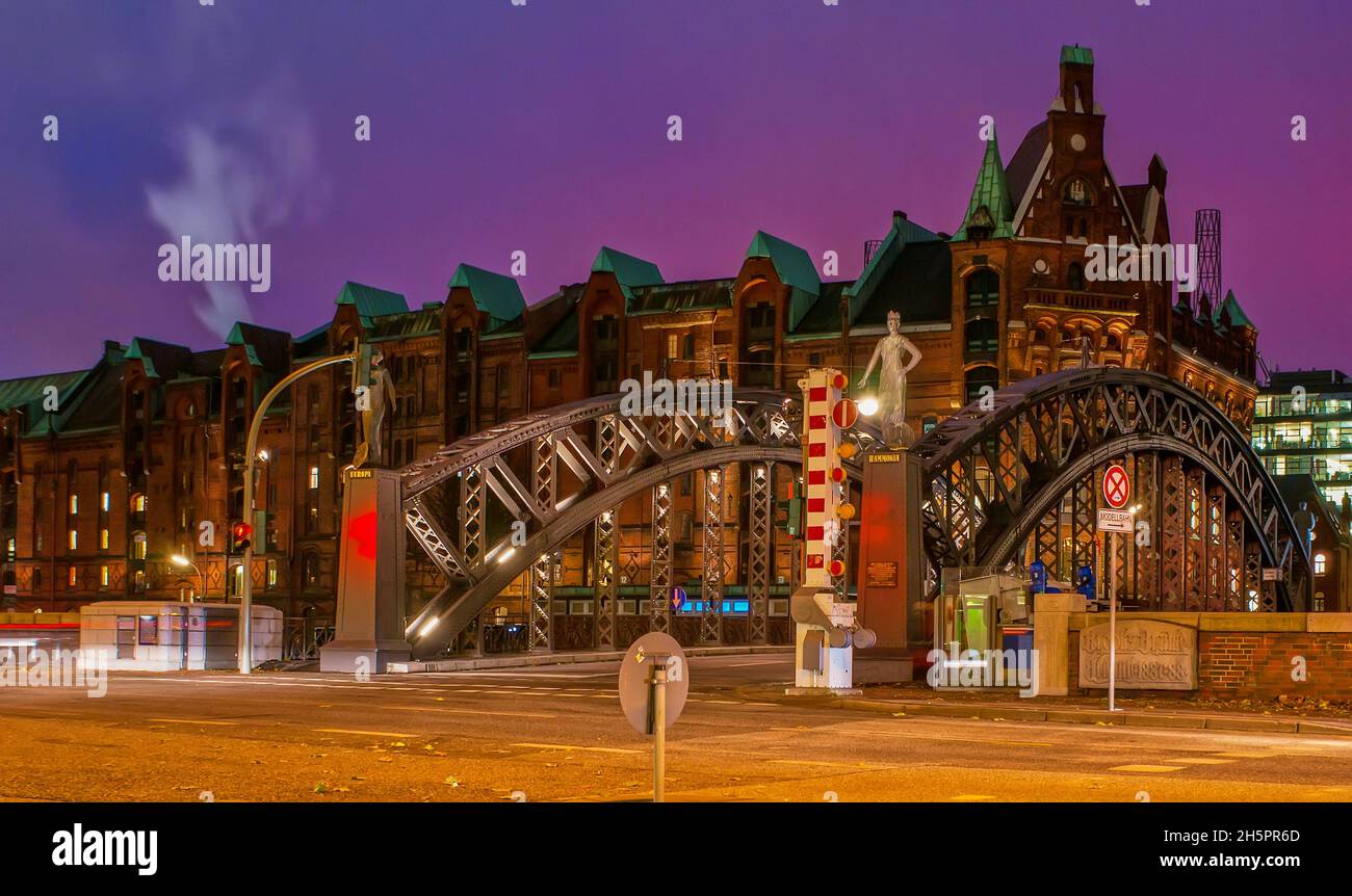 The night in Speicherstadt district, one of the most notable areas in hisorical Hamburg, Germany Stock Photo