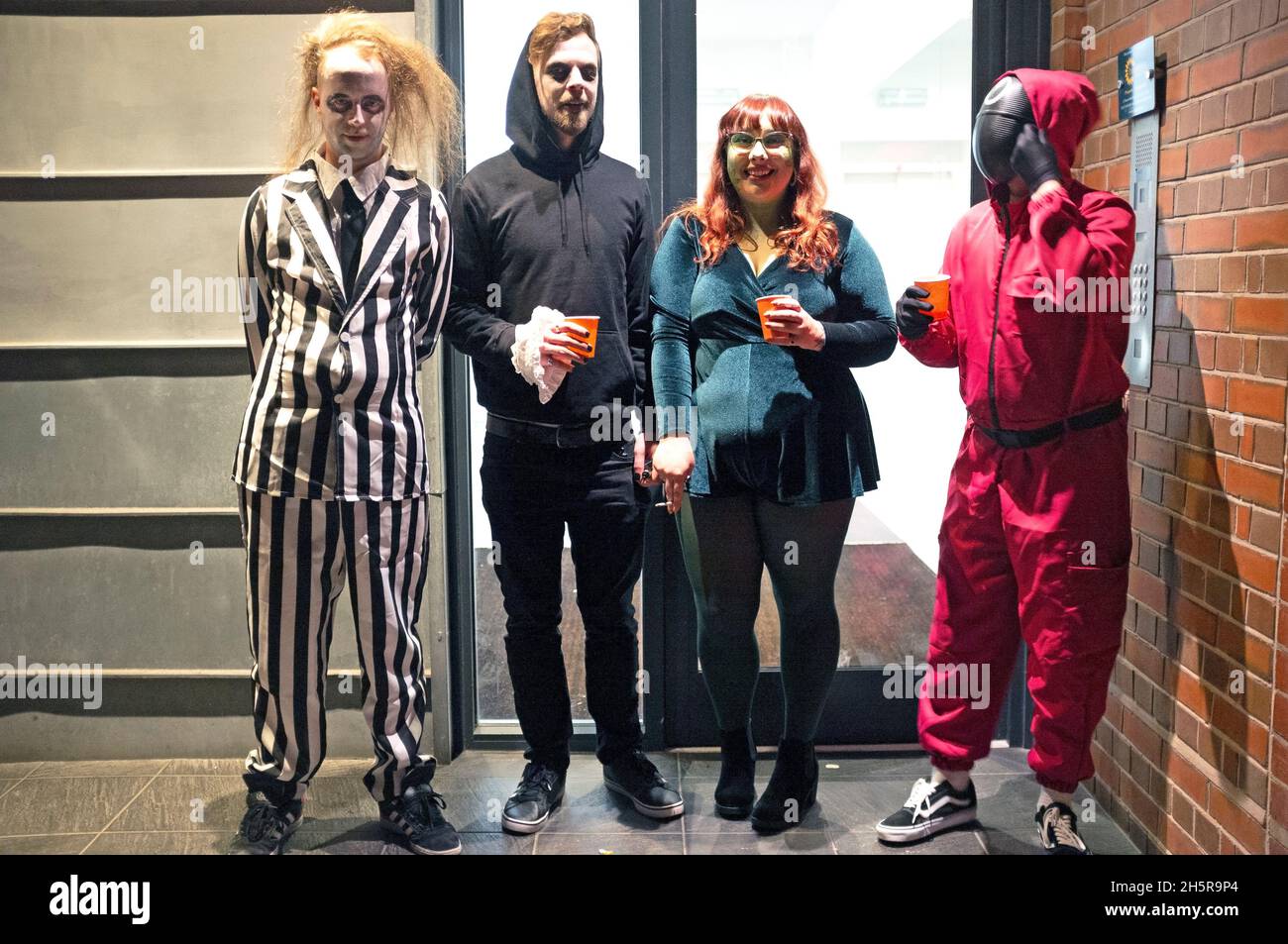 Horror costumes hires stock photography and images Alamy