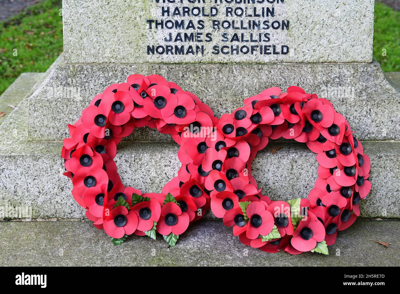 Honley, Holmfirth, Yorkshire, UK. 11 November 2021. Honley remembers the fallen at the village war memorial at 11am on the 11th day of the 11th month on Armistice Day. Credit: RASQ Photography/Alamy Live News. Stock Photo