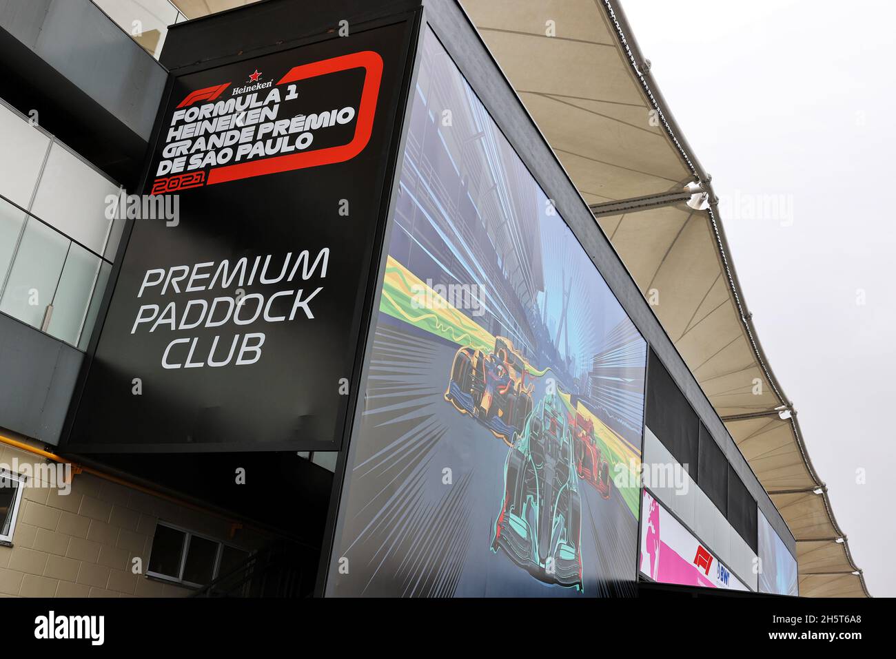 Paddock club f1 hi-res stock photography and images - Alamy