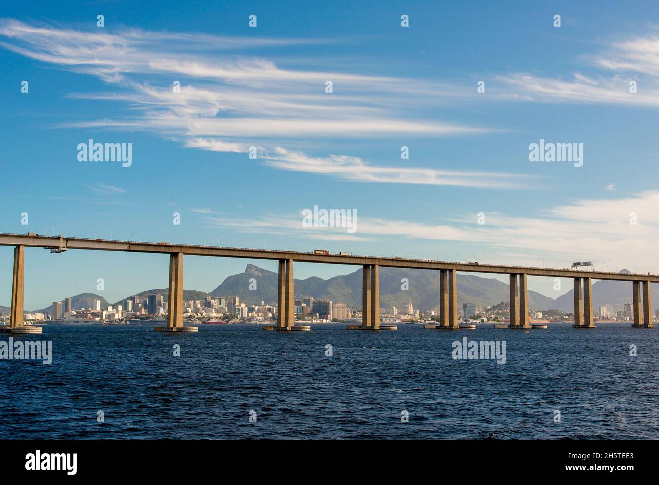 Rio niteroi bridge crossing hi-res stock photography and images - Alamy