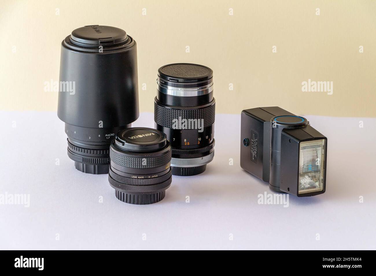 Canon lenses hires stock photography and images Alamy