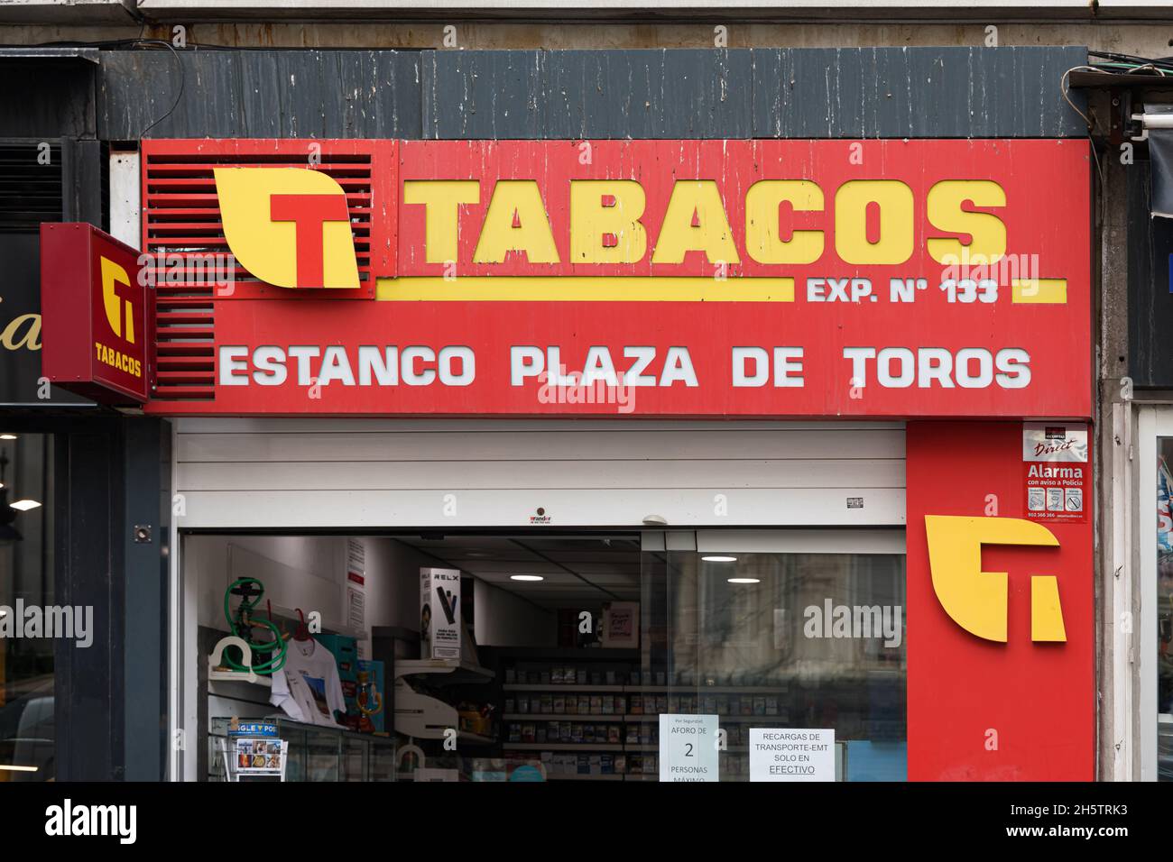Spanish tobacco shop hi-res stock photography and images