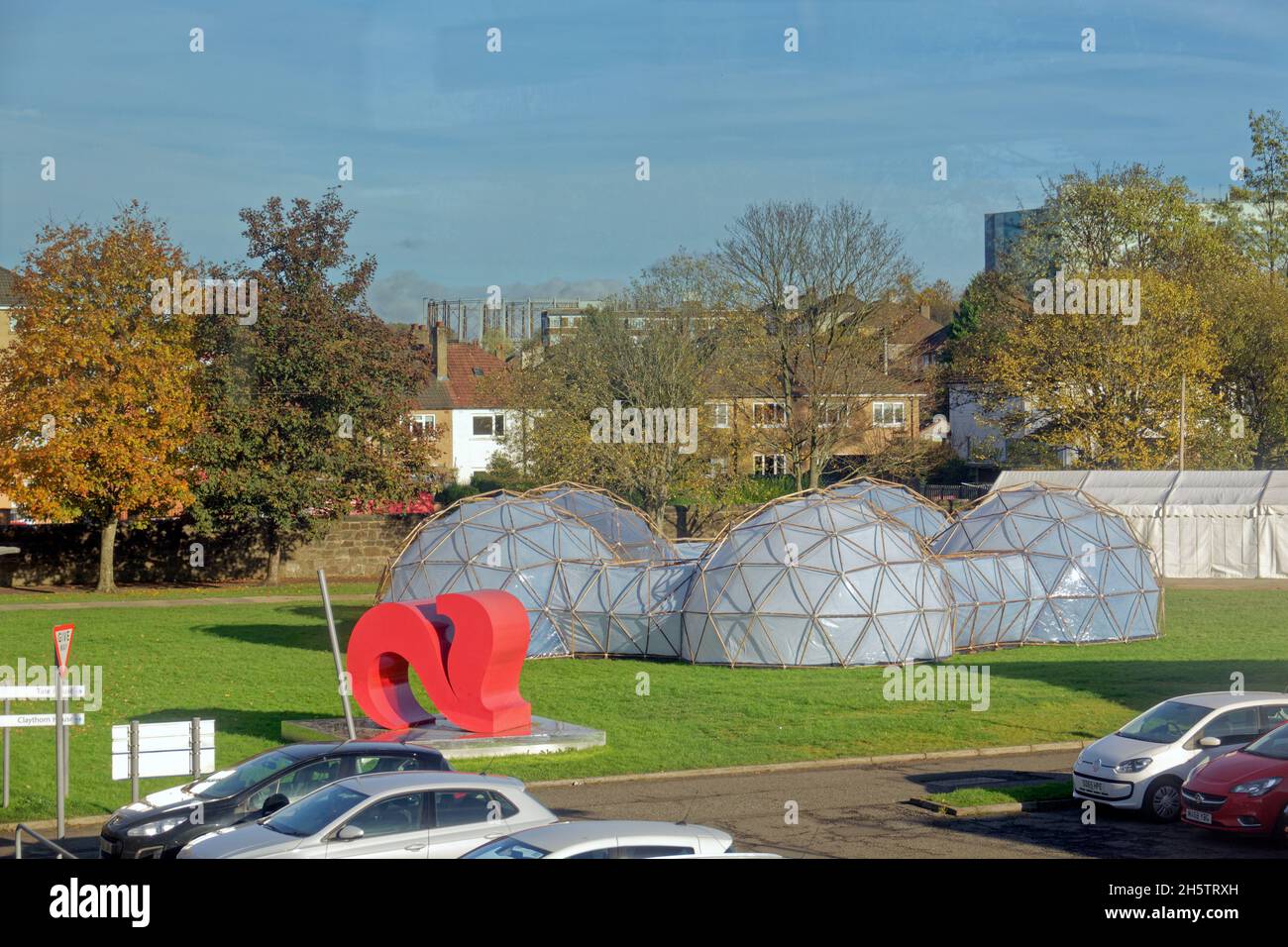 Glasgow, Scotland, UK  11th November, 2021. Thursday saw weariness kick in as a quieter city saw autumnal weather under the eye of the police. Gartnaval fospital grounds hosted a climate fringe event. Credit  Credit Gerard Ferry/Alamy Live News Stock Photo