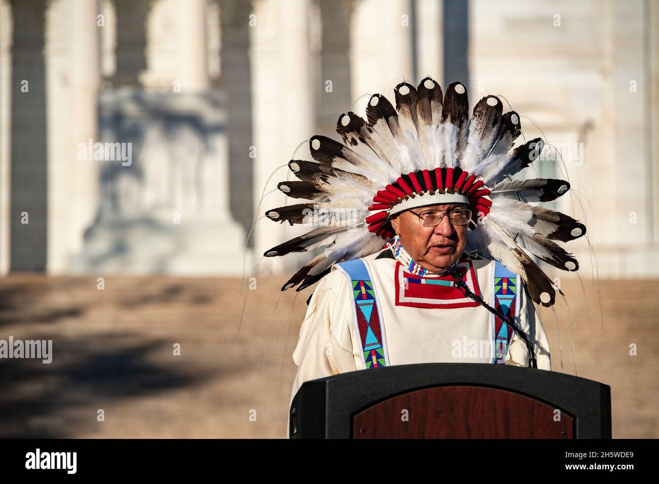 Crow indians hi-res stock photography and images - Alamy