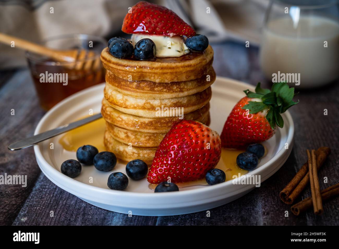 Crepes strawberries pancakes dessert hi-res stock photography and ...