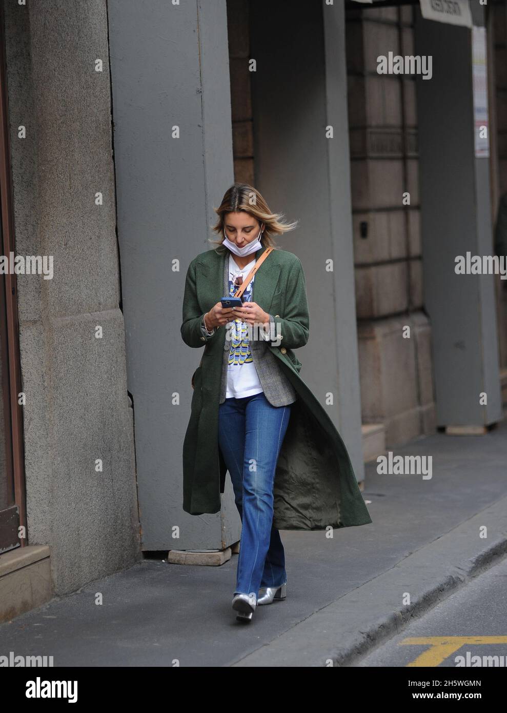 Milan, Italy. 11th Nov, 2021. Milan, 11-11-2021 Rosa Fanti, wife of chef CARLO CRACCO, strolls through the streets of the center. Credit: Independent Photo Agency/Alamy Live News Stock Photo