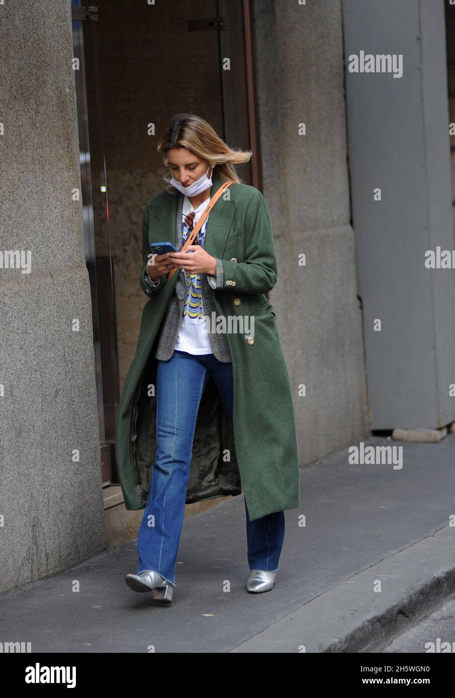 Milan, Italy. 11th Nov, 2021. Milan, 11-11-2021 Rosa Fanti, wife of chef CARLO CRACCO, strolls through the streets of the center. Credit: Independent Photo Agency/Alamy Live News Stock Photo