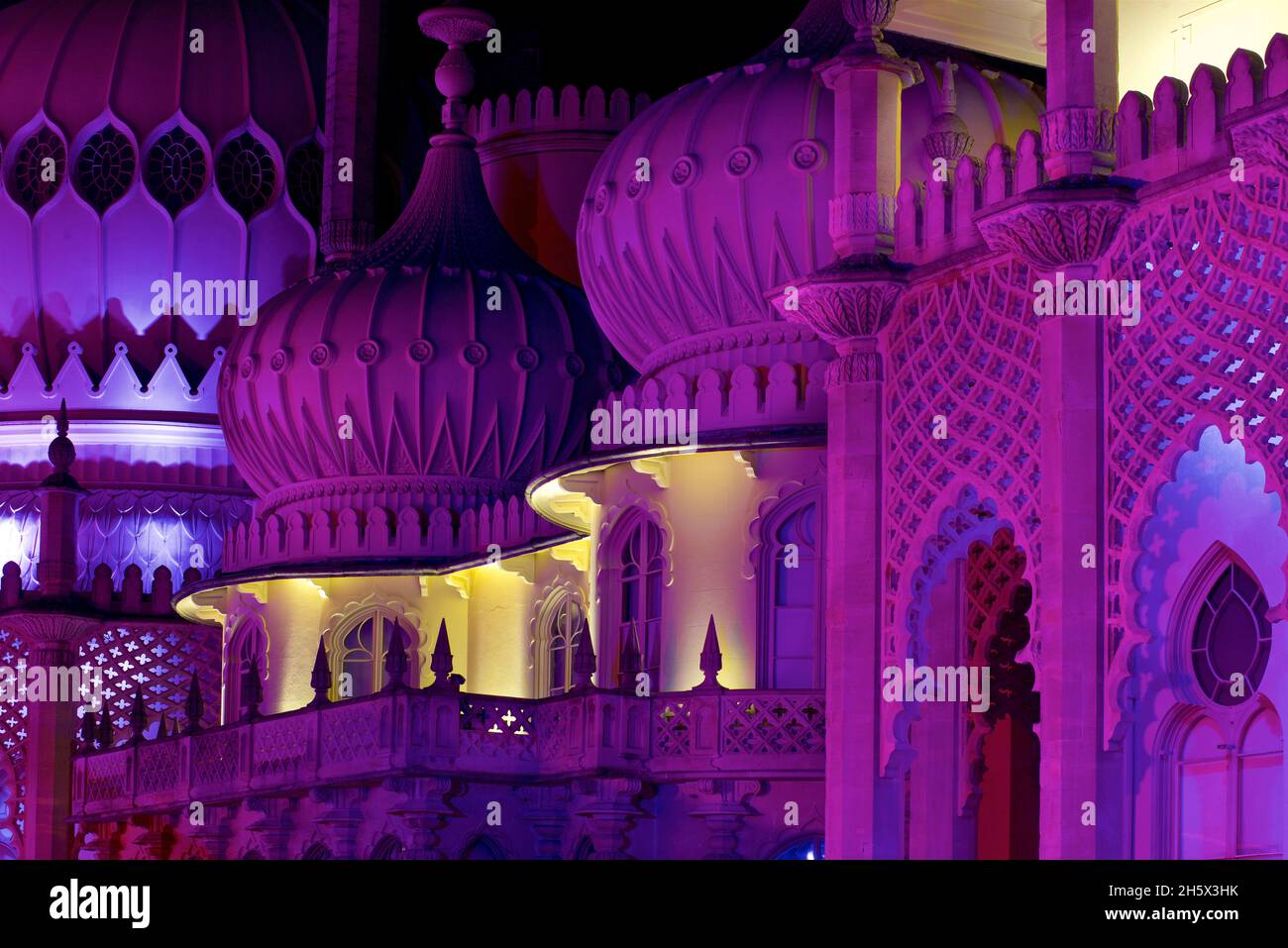 Pavilion Kaleidescope. The Royal Pavilion, Brighton, lit up with coloured LED uplighters. Brighton, East Sussex, England, UK Stock Photo