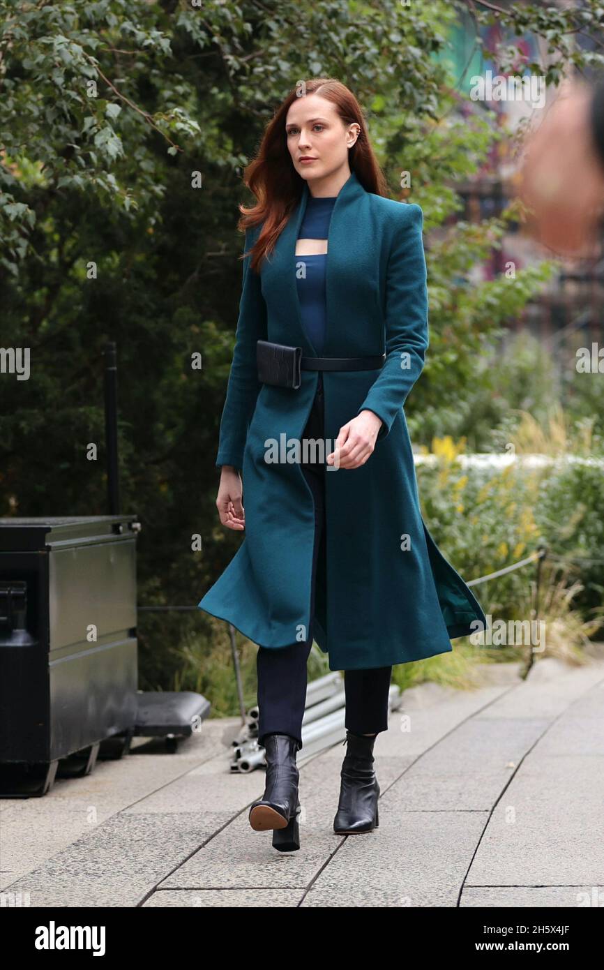New York - NY - 20211005 Evan Rachel Wood wears a blue coat while on ...