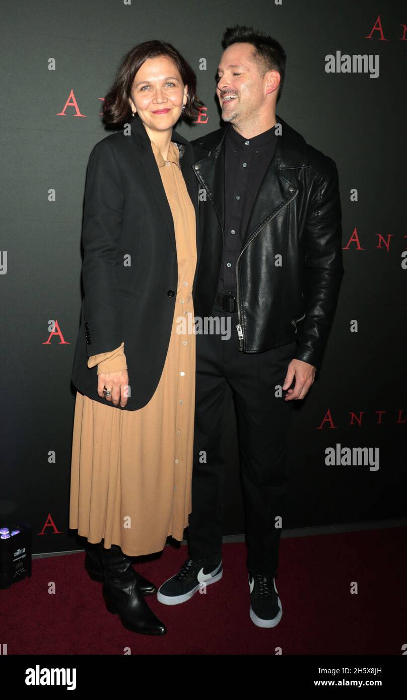 new-york-ny-20211025-stars-arrive-for-the-special-screening-of