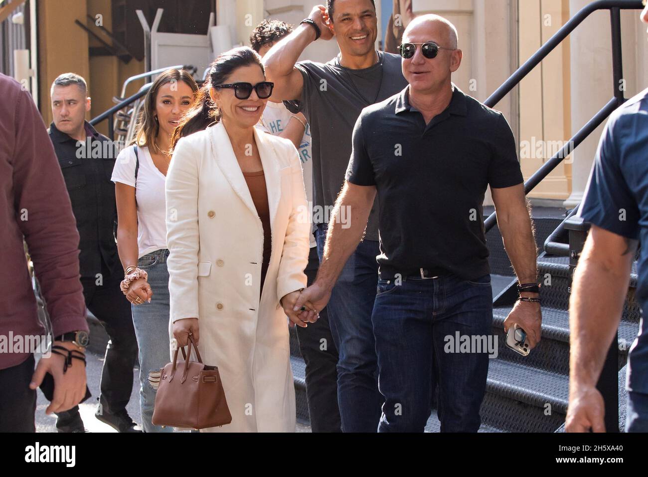 New York - NY - 20211015 - Jeff Bezos and Lauren Sanchez