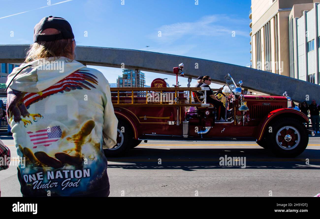 Reno, USA. 11th Nov, 2021. Historic fire engine seen during the veterans day parade. Credit: SOPA Images Limited/Alamy Live News Stock Photo