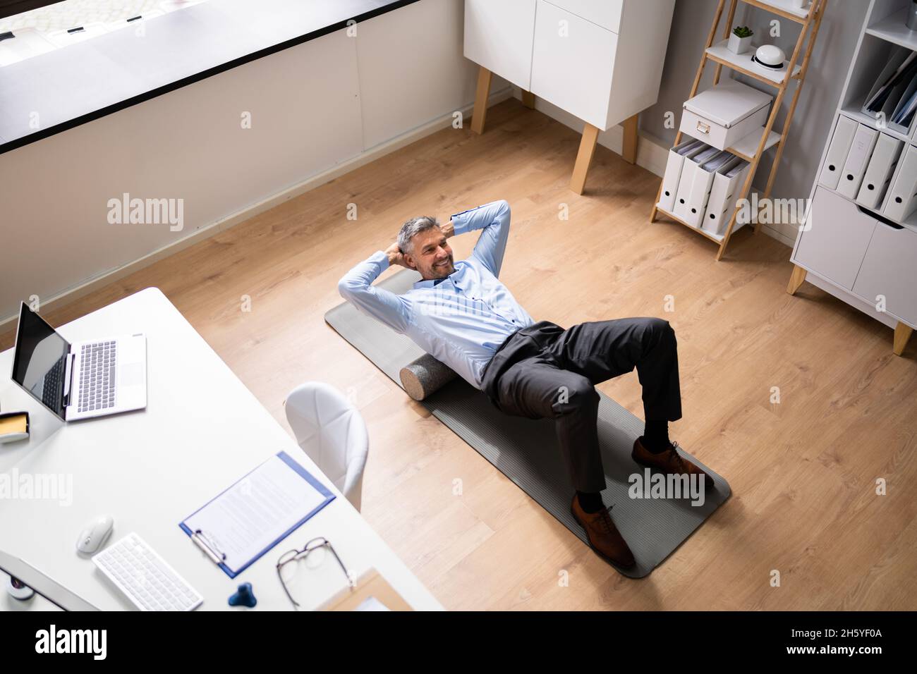 Foam Roller Back Pain Treatment And Myofascial Release Stock Photo Alamy