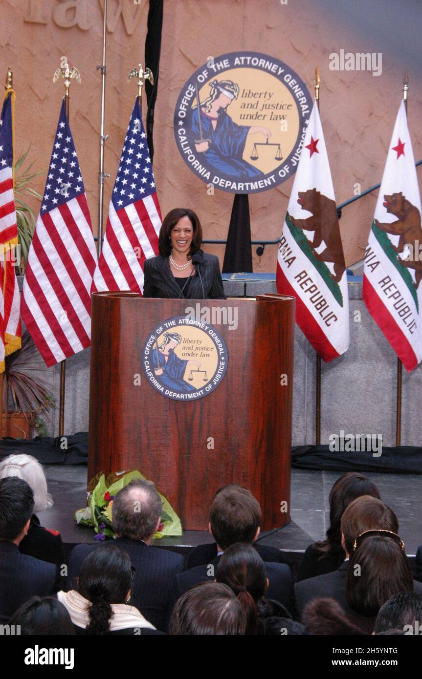 Attorney General Kamala Harris is sworn in as California Attorney General ca. 2 January 2014 Stock Photo