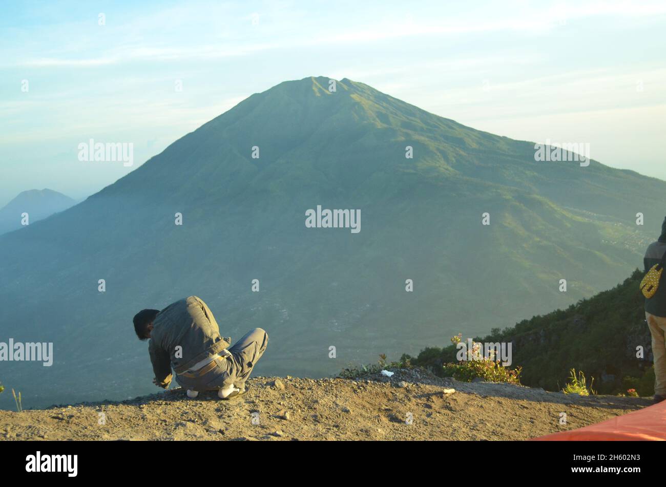 Boyolali, Indonesia. 16 may 2015. Climbing Mount Merapi for the last time. Stock Photo