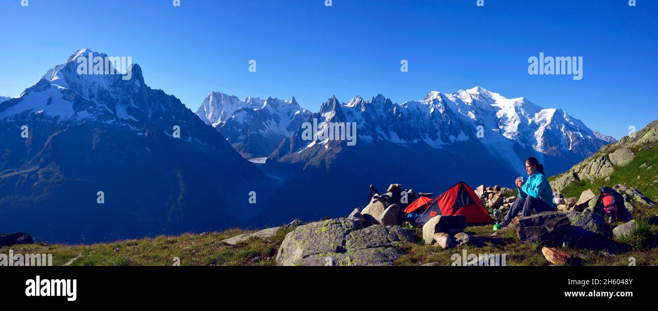 FRANCE, HAUTE SAVOIE ( 74 ), CHAMONIX, BIVOUAC IN THE MOUNTAINS CALLED ...