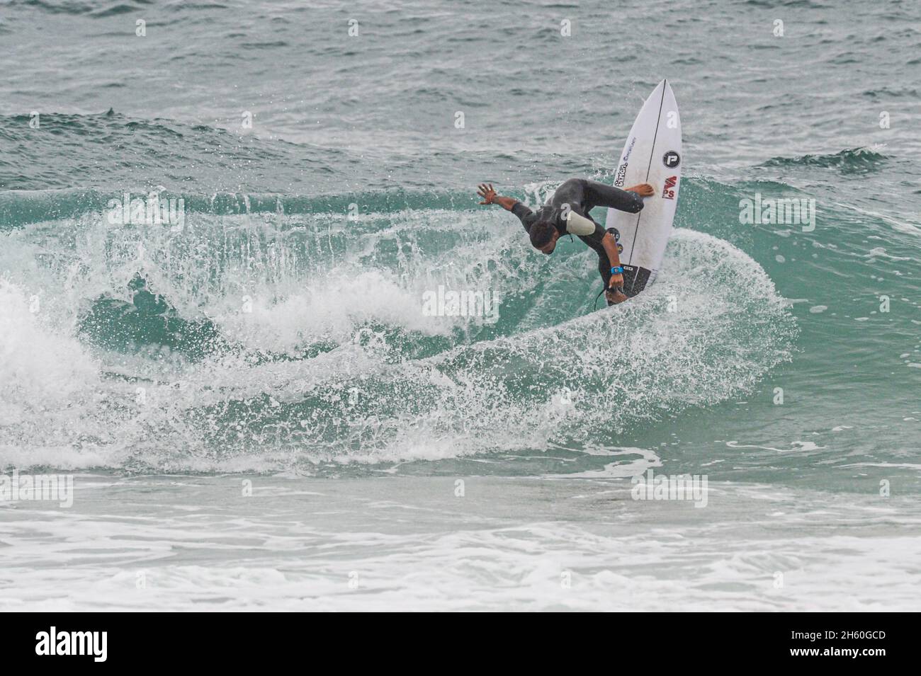 Florianópolis (SC), 12/11/2021 - Esporte / Surf - Ocorre nesta sexta-feira (12) o WSL Qualifying Series na Praia Mole em Florianópolis, Santa Catarina Stock Photo