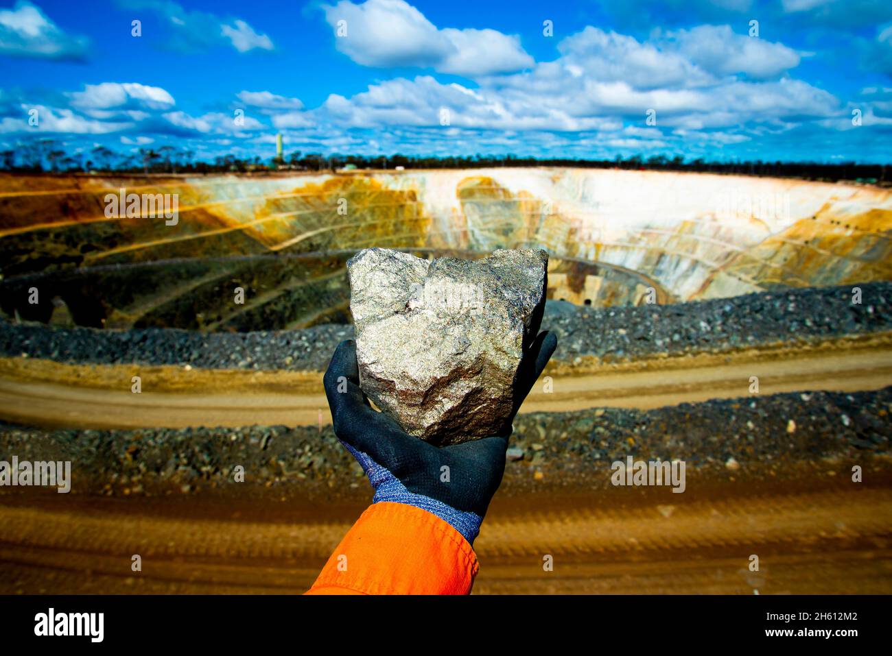 Massive Sulfide Nickel Ore Rock Stock Photo Alamy