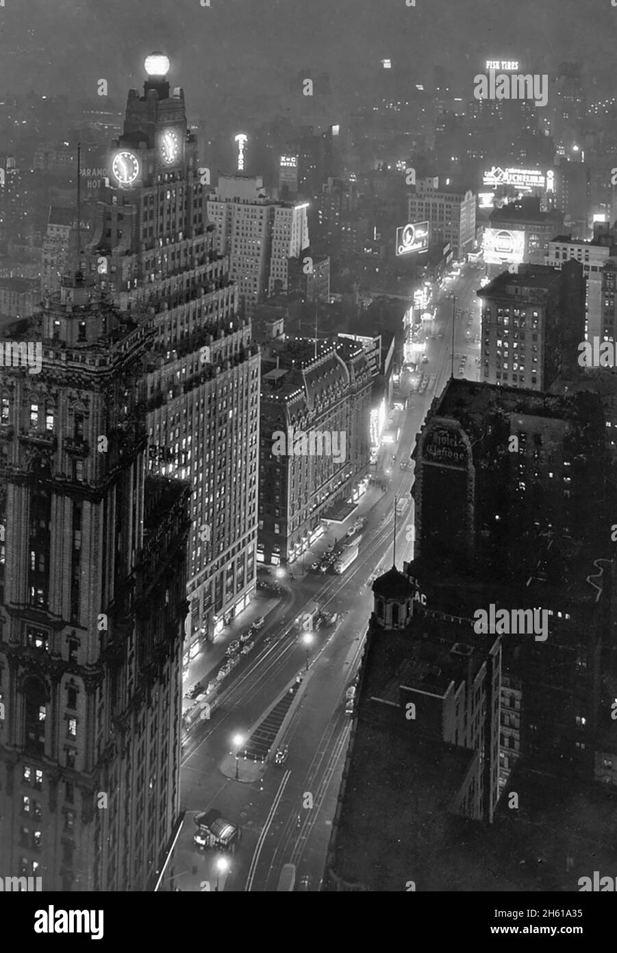 Times square new york 1930s Black and White Stock Photos & Images Alamy