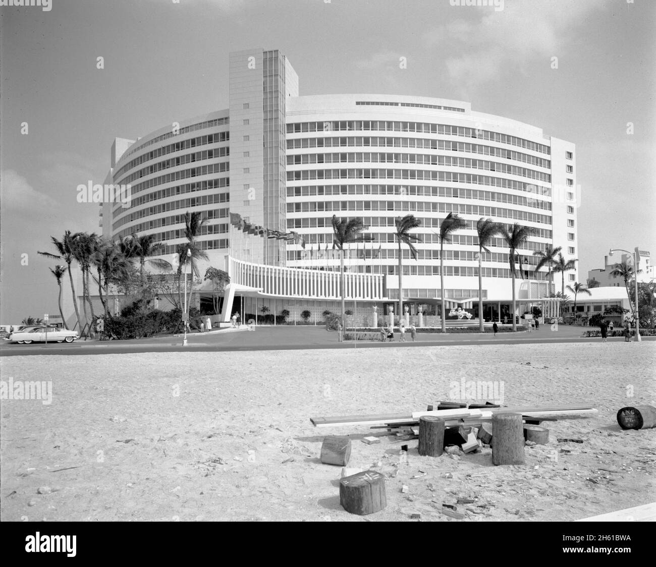 Fontainebleau Hotel, Miami Beach, Florida; 1955 Stock Photo - Alamy