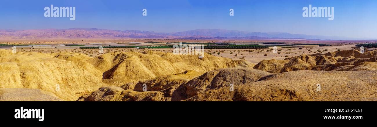Panoramic landscape of the Arava Stream (Nahal Arava) and the Edom Mountains (Jordan), Southern Israel Stock Photo