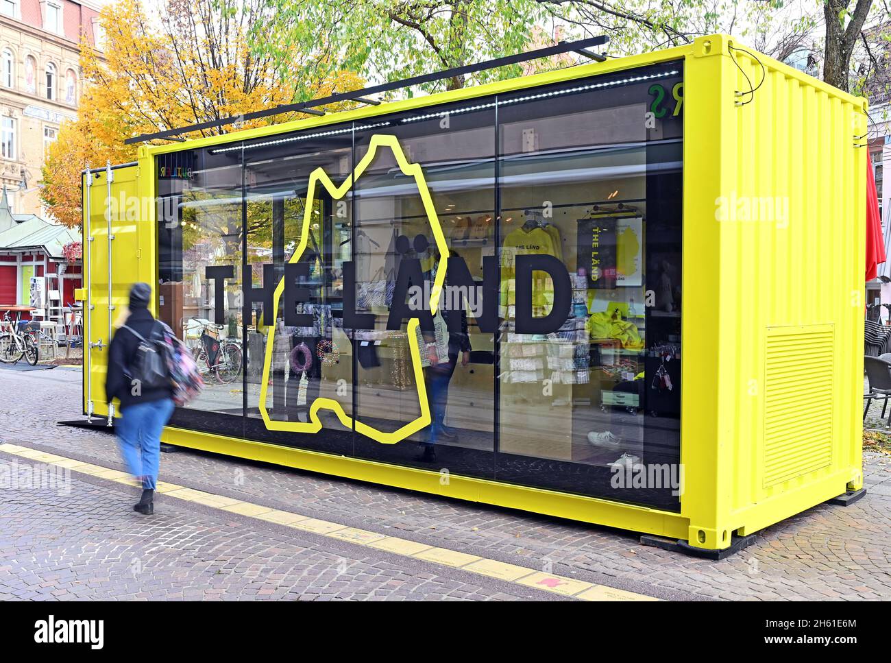 Karlsruhe, Germany. 10th Nov, 2021. Exterior shot of a pop-up store of the  Baden-Württemberg image campaign "The Länd". Credit: Uli Deck/dpa/Alamy  Live News Stock Photo - Alamy