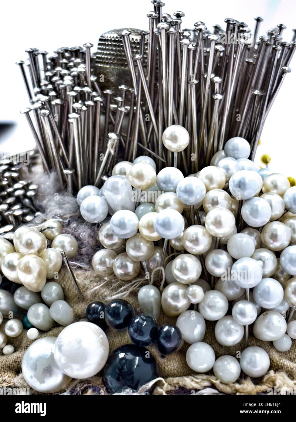 Stylist’s pin cushion with lots of assorted pins Stock Photo - Alamy