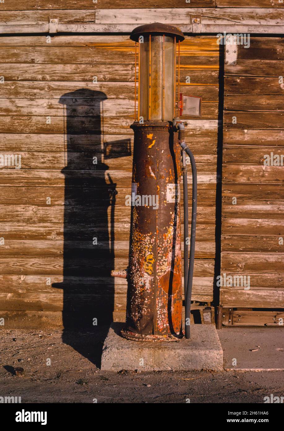 Visible gas pump, Winnemucca, Nevada; ca. 1991 Stock Photo Alamy