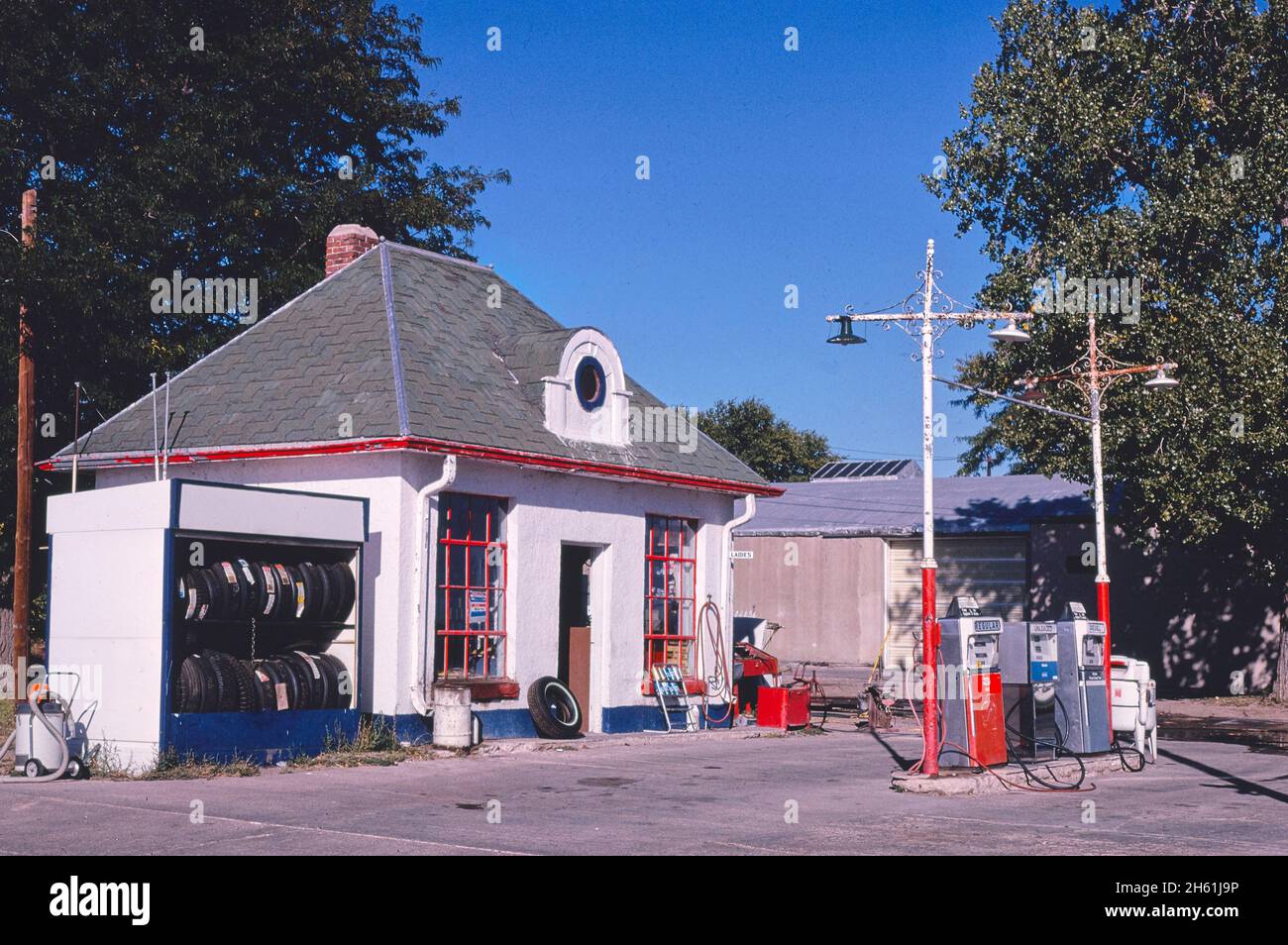 Historical standard gas station hires stock photography and images Alamy
