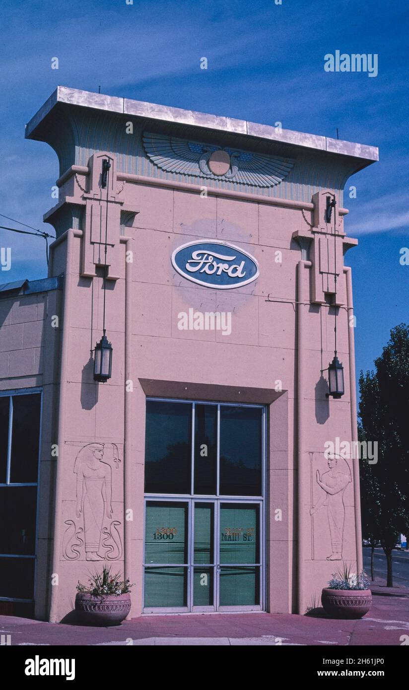 Ford dealership klamath falls hires stock photography and images Alamy