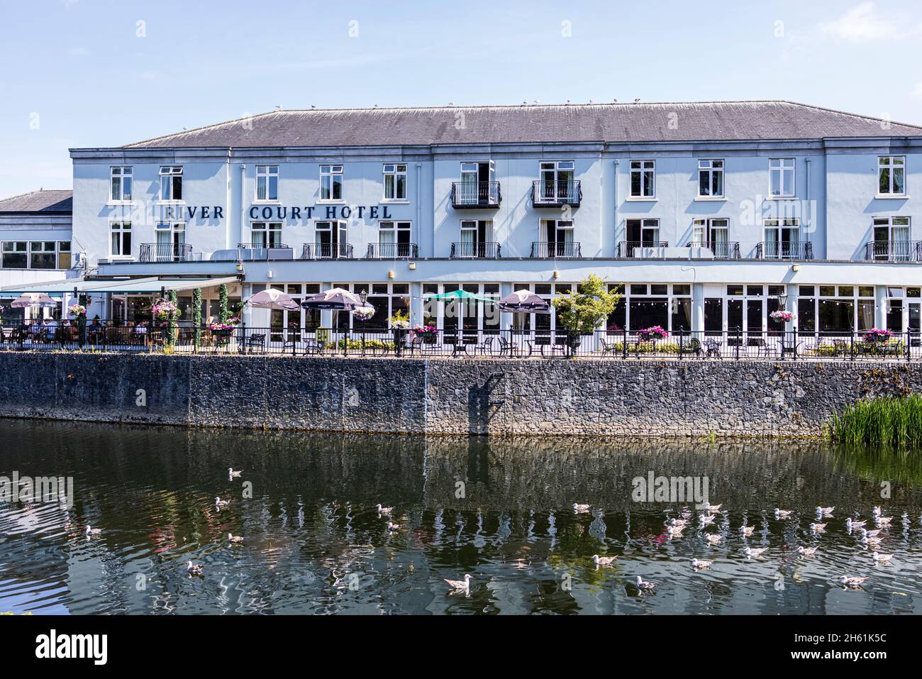 River Court Hotel on the bank of the River Nore in Kilkenny, Ireland Stock Photo