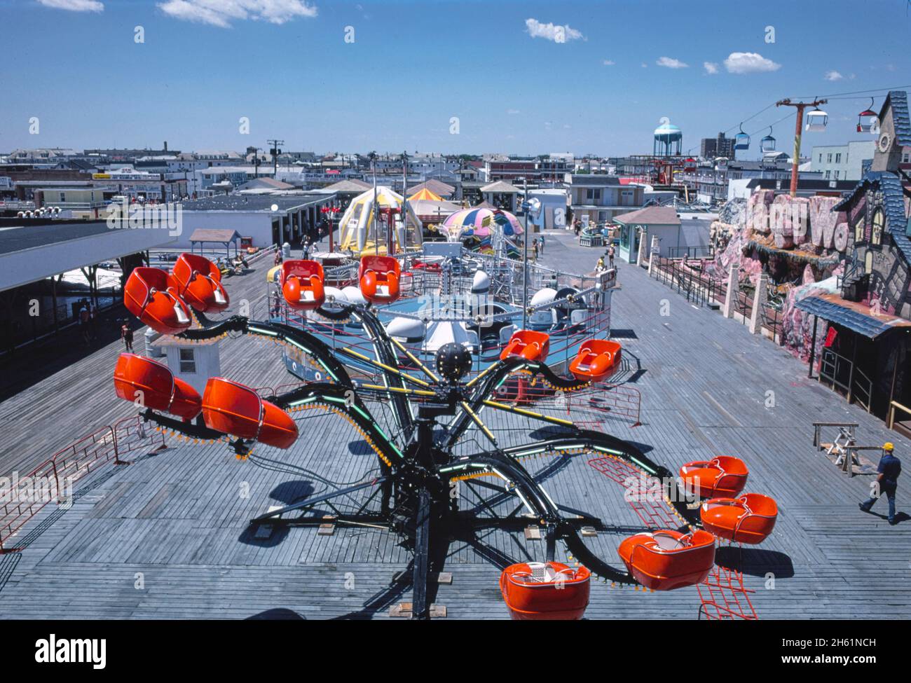 1970s carnival ride hi-res stock photography and images - Alamy