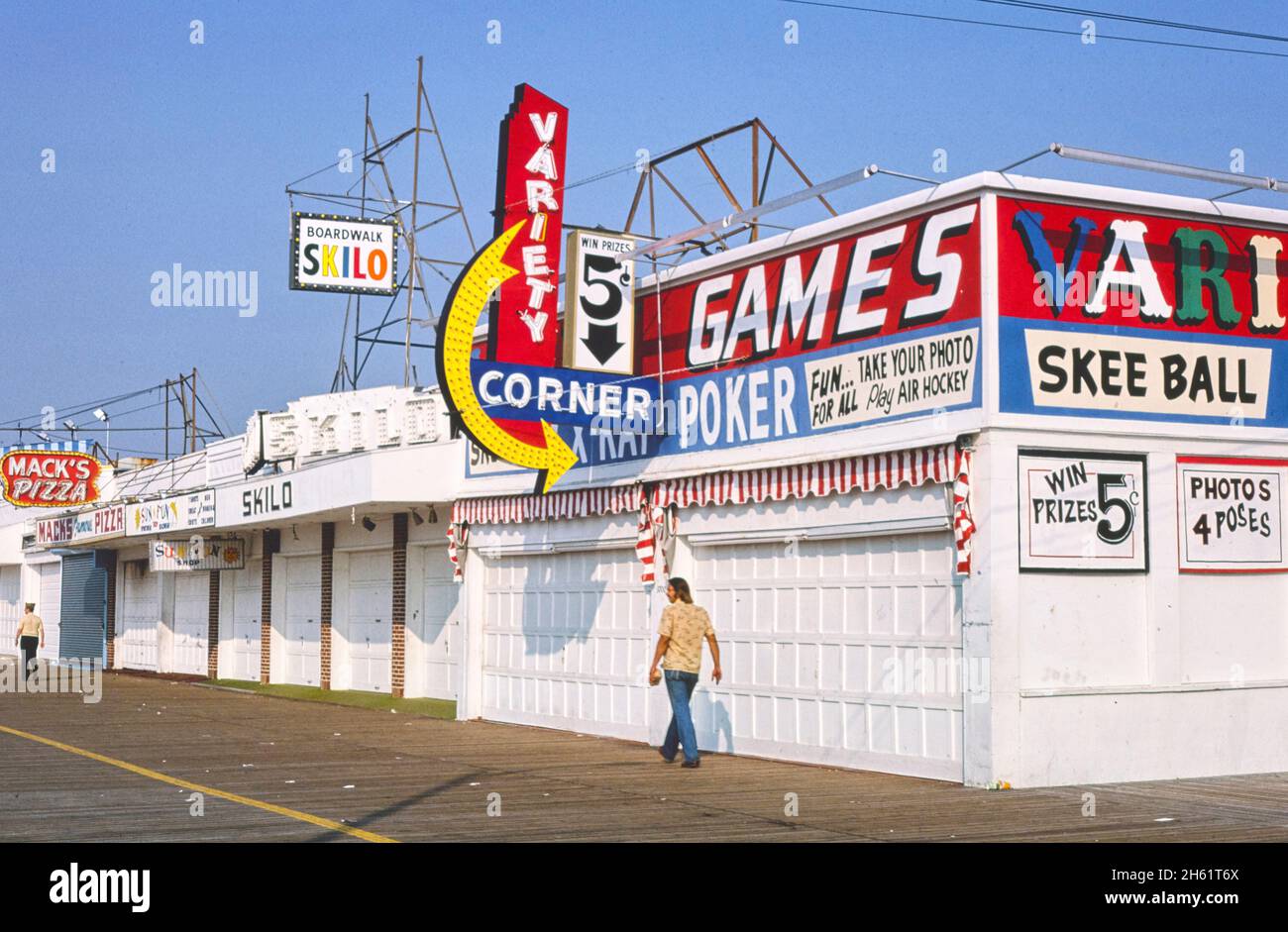Boardwalk stores hires stock photography and images Alamy