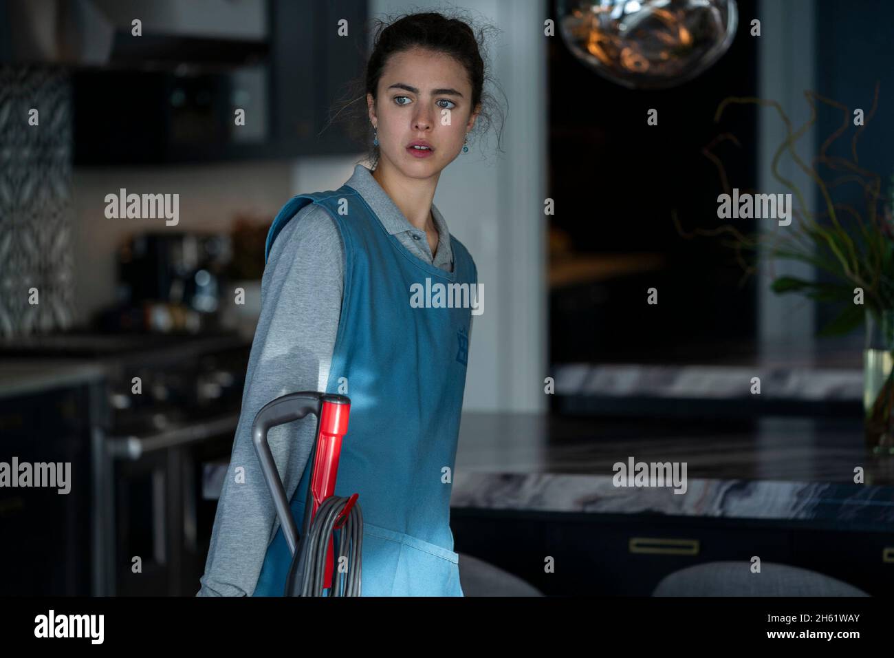 MAID (L to R) MARGARET QUALLEY as ALEX in episode 101 of 'Maid' Photo Credit: Ricardo Hubbs / Netflix / The Hollywood Archive Stock Photo