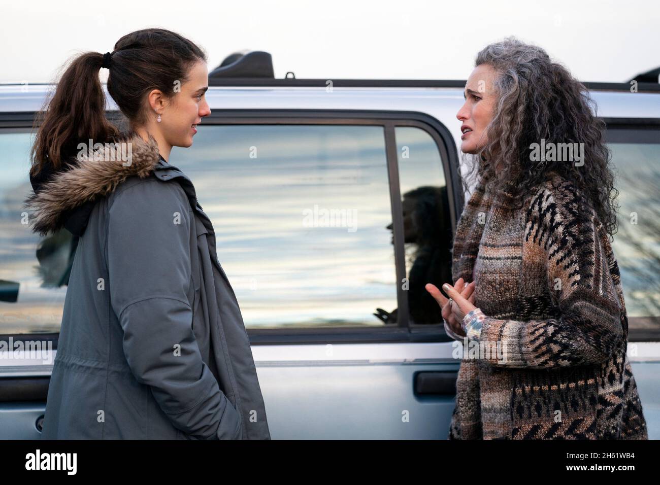 MAID (L to R) MARGARET QUALLEY as ALEX and ANDIE MACDOWELL as PAULA in episode 106 of 'Maid' Photo Credit: Ricardo Hubbs / Netflix / The Hollywood Archive Stock Photo