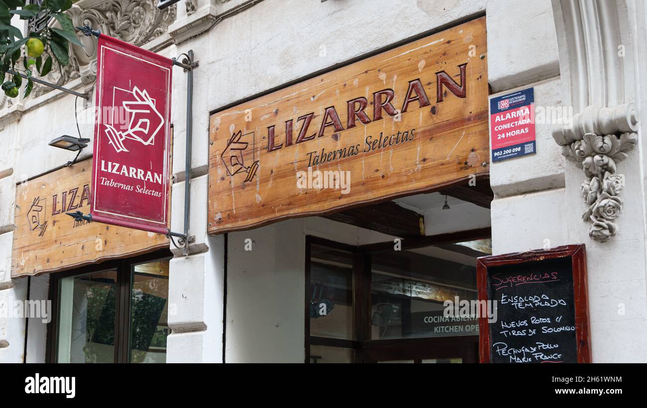 VALENCIA, SPAIN - NOVEMBER 10, 2021: Lizarran is a chain of spanish food restaurants Stock Photo