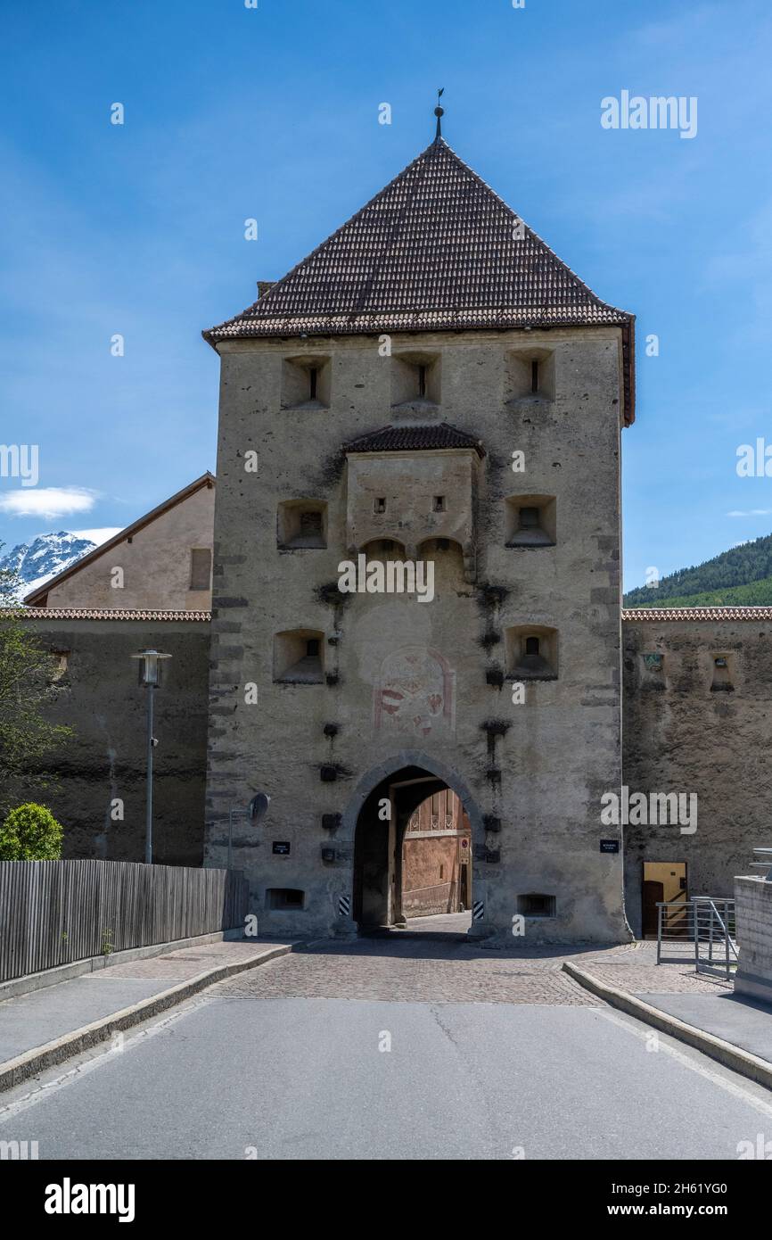 glurns,vinschgau,south tyrol,bolzano province,italy. the mals gate Stock Photo