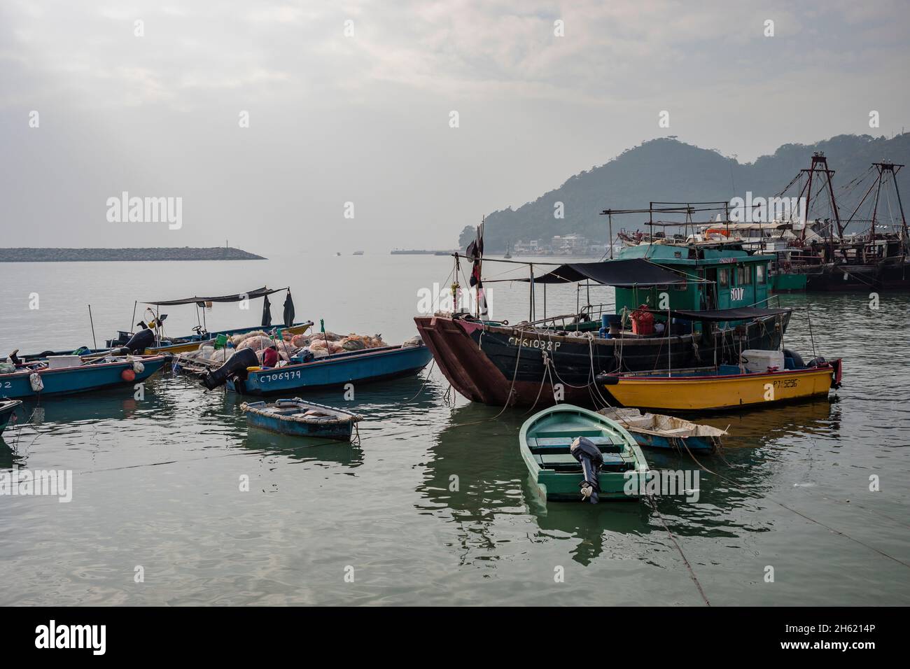 Chinese traditional boats hi-res stock photography and images - Alamy