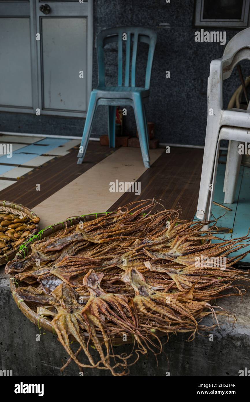 dried seafood market stall,tai o traditional fishing village,lantau Stock Photo Alamy