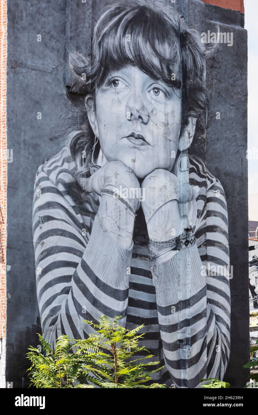 mona lisa of williamsburg by colossal media & steven paul,brooklyn,new