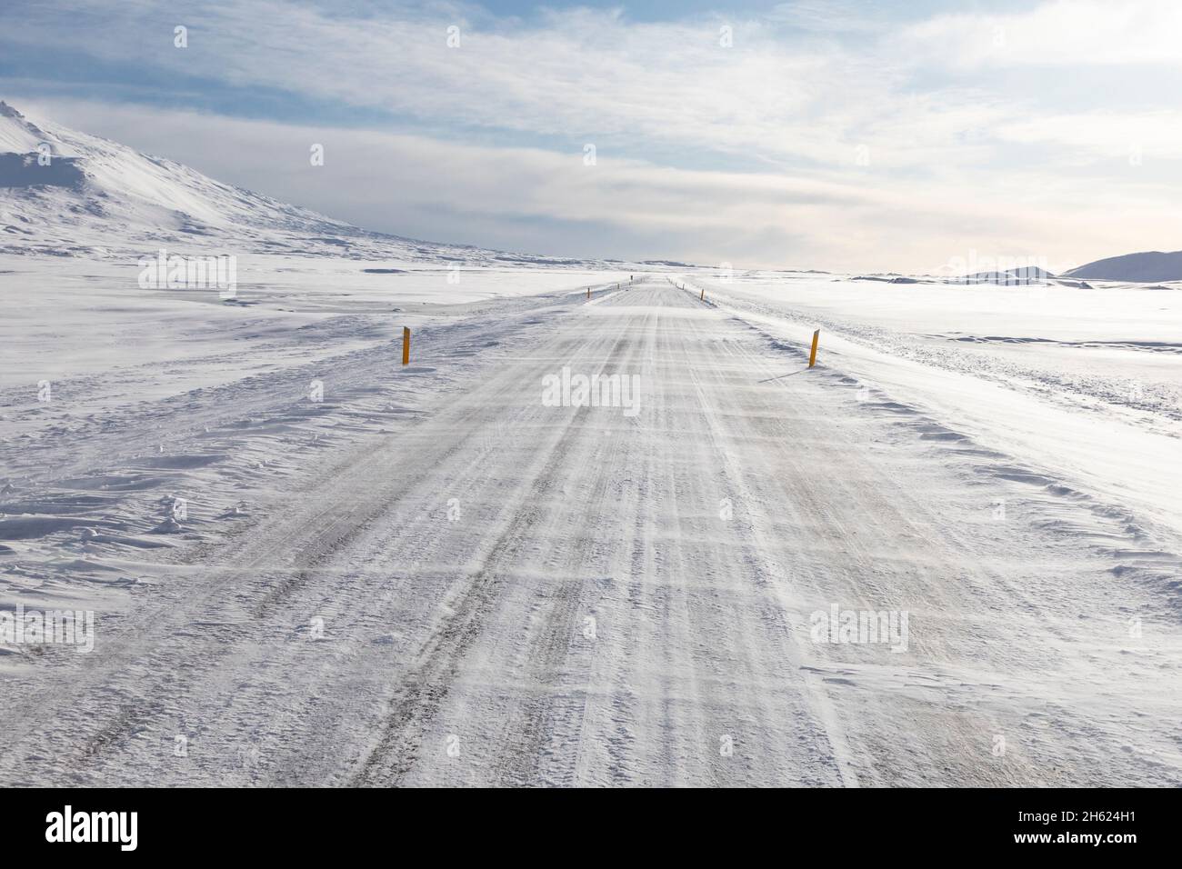 Iceland winter road hi-res stock photography and images - Alamy