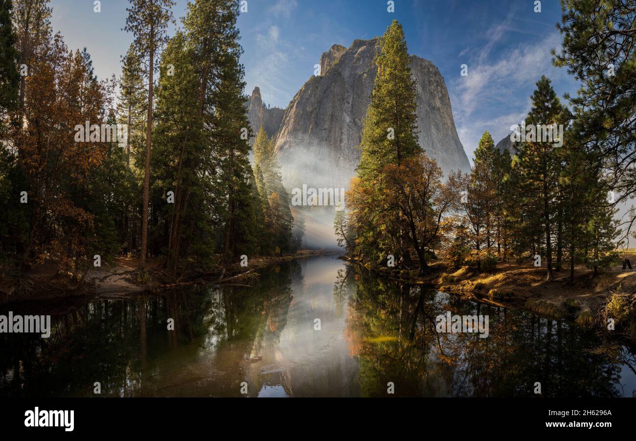 Yosemite National Park is an American national park in California, surrounded on the southeast by Sierra National Forest. Stock Photo