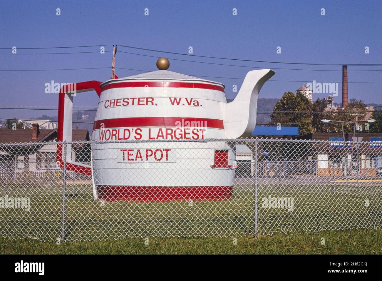 Teapot building, Chester, West Virginia; ca. 1995 Stock Photo Alamy