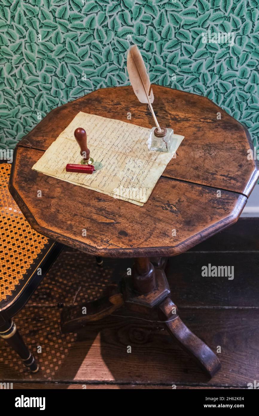 england,hampshire,alton,chawton,jane austen's house,jane austen's writing table Stock Photo
