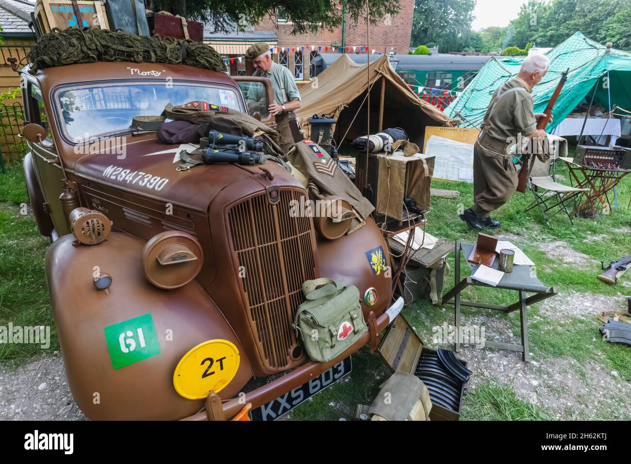 england,hampshire,ropley,ropley station,the mid-hants heritage railway aka the watercress line,wwii re-enactors and vintage military vehicles Stock Photo