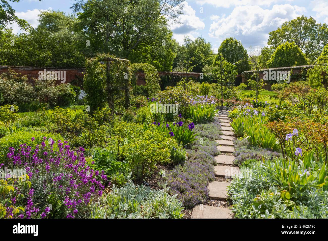 Walled garden england hi-res stock photography and images - Alamy