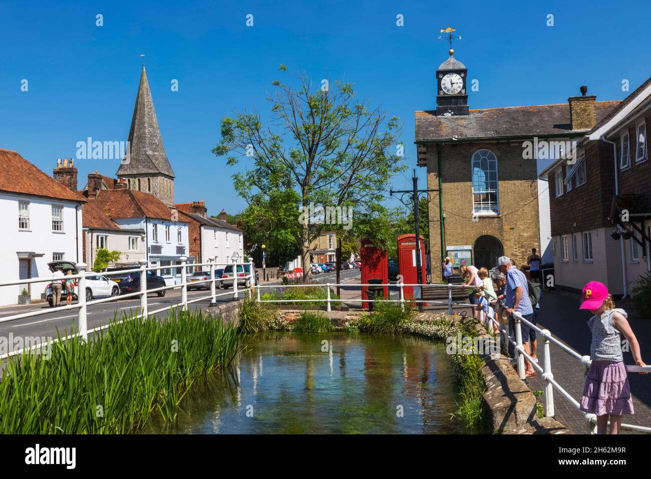 england,hampshire,test valley,stockbridge,river test and town view